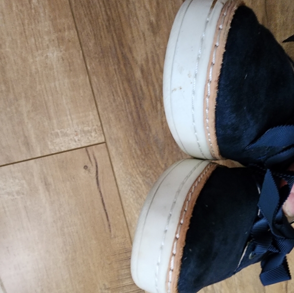 UGG Carilyn Blue Suede Lace Up Sneaker Fashion Minimalist Classic Women's Sz 6 - Picture 3 of 7